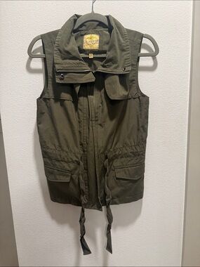 princess vera wang olive green utility vest with gold label